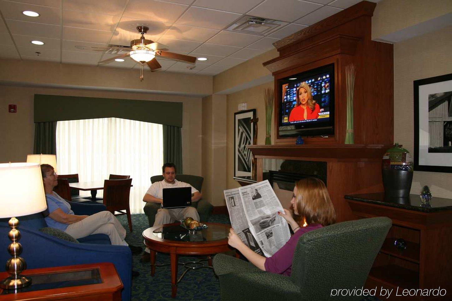 Hampton Inn Harrisonburg South Beltér fotó