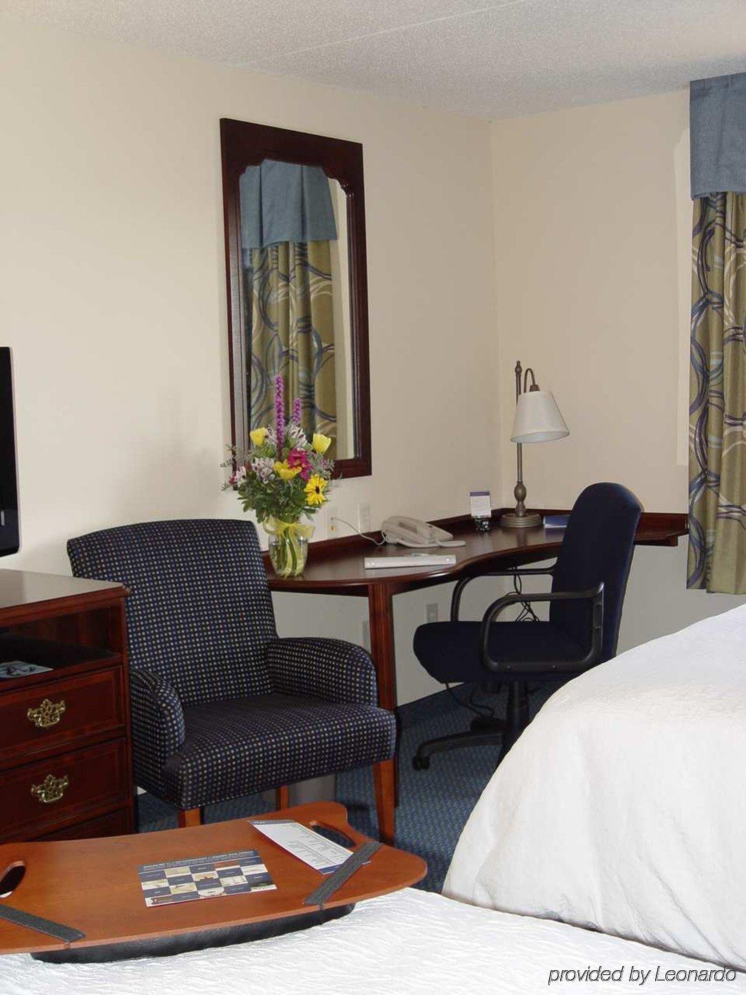 Hampton Inn Harrisonburg South Szoba fotó